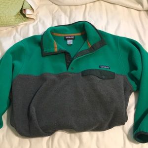 Patagonia Fleece Quarter Button!!